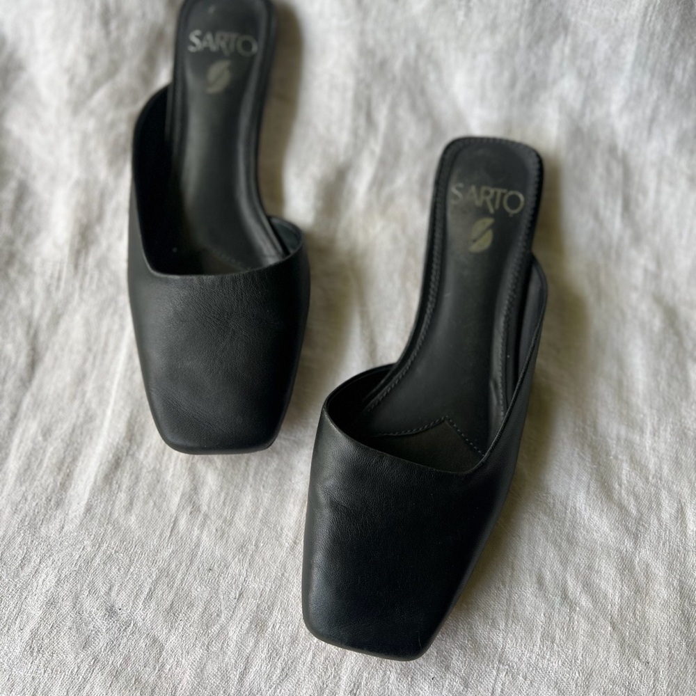 FRANCO SARTO Tiara 2 Black Leather Asymmetric Mule Flat Size 6.5